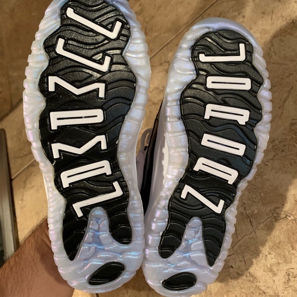 jordan 11 low emerald green